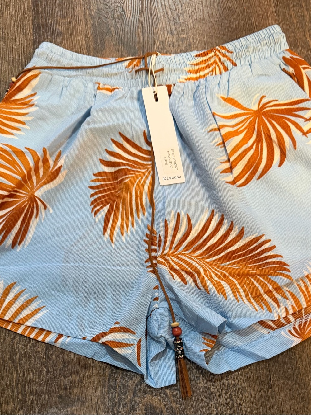 Reveuse Light Blue Palm-Print Women's Shorts - Orange Leaf Pattern NWT